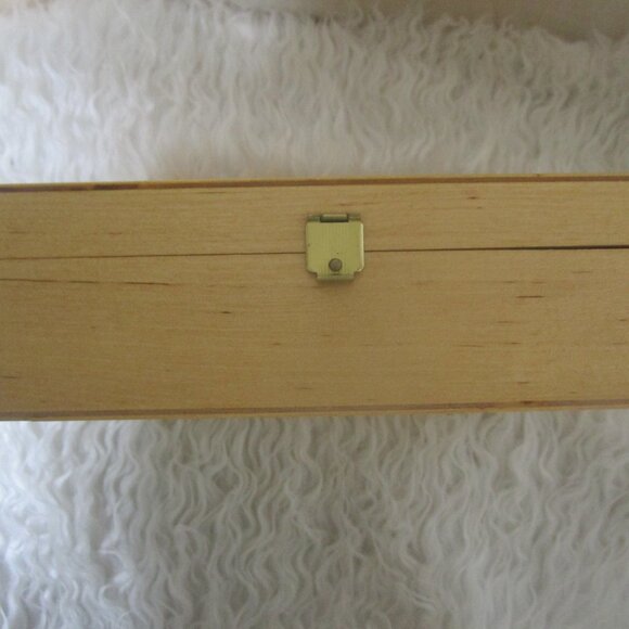 Vintage Carved Wooden Chess 33 Pieces West Germany Dovetail Wood Box EUC Schach - Picture 6 of 10